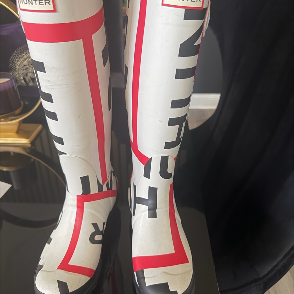 Hunter woman’s  White and Red Graphic Boots